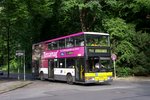 Erst spät kamen die DN auch auf den 48er. Am 2. Juni 2006 hat 3008 nur noch wenige Meter bis zur südlichen Endhaltestelle in der Busseallee in Zehlendorf vor sich. 