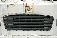 Die Front zeigt exemplarisch den Gesamtzustand des Busses: Rost allerorten, eine Restaurierung käme einem kompletten Neuaufbau gleich.