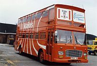 1979, zum 50. Geburtstag der BVG, war der mittlerweile an einen Getränkegroßhändler verkaufte Bus, wieder in Berlin. Frank von Riman-Lipinski fotografierte ihn auf dem Betriebshof Helmholtzstraße.
