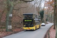 Büssing DE 2437 auf der Linie 218