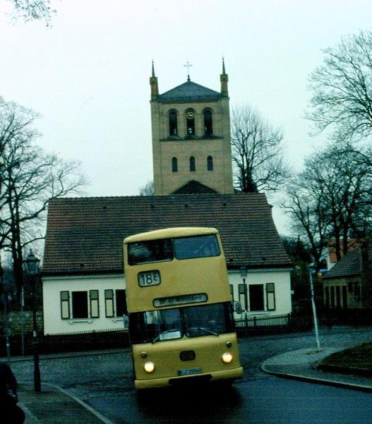 Wagen 2556 an der Dorfkirche Stolpe, Ortsteil Wannsee
