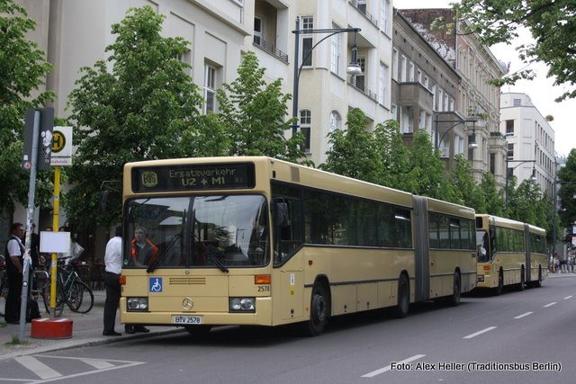 Wagen 2578 im Mai 2010 im Einsatz als Schienenersatzverkehr
