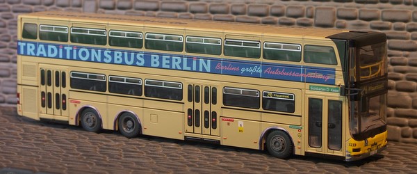 Erstauflage des Rietzemodells mit Traditionsbus-Werbung (No. 67722)