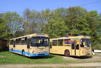 Standard-Überlandbus und Standard-Linienbus mit Überland-Front